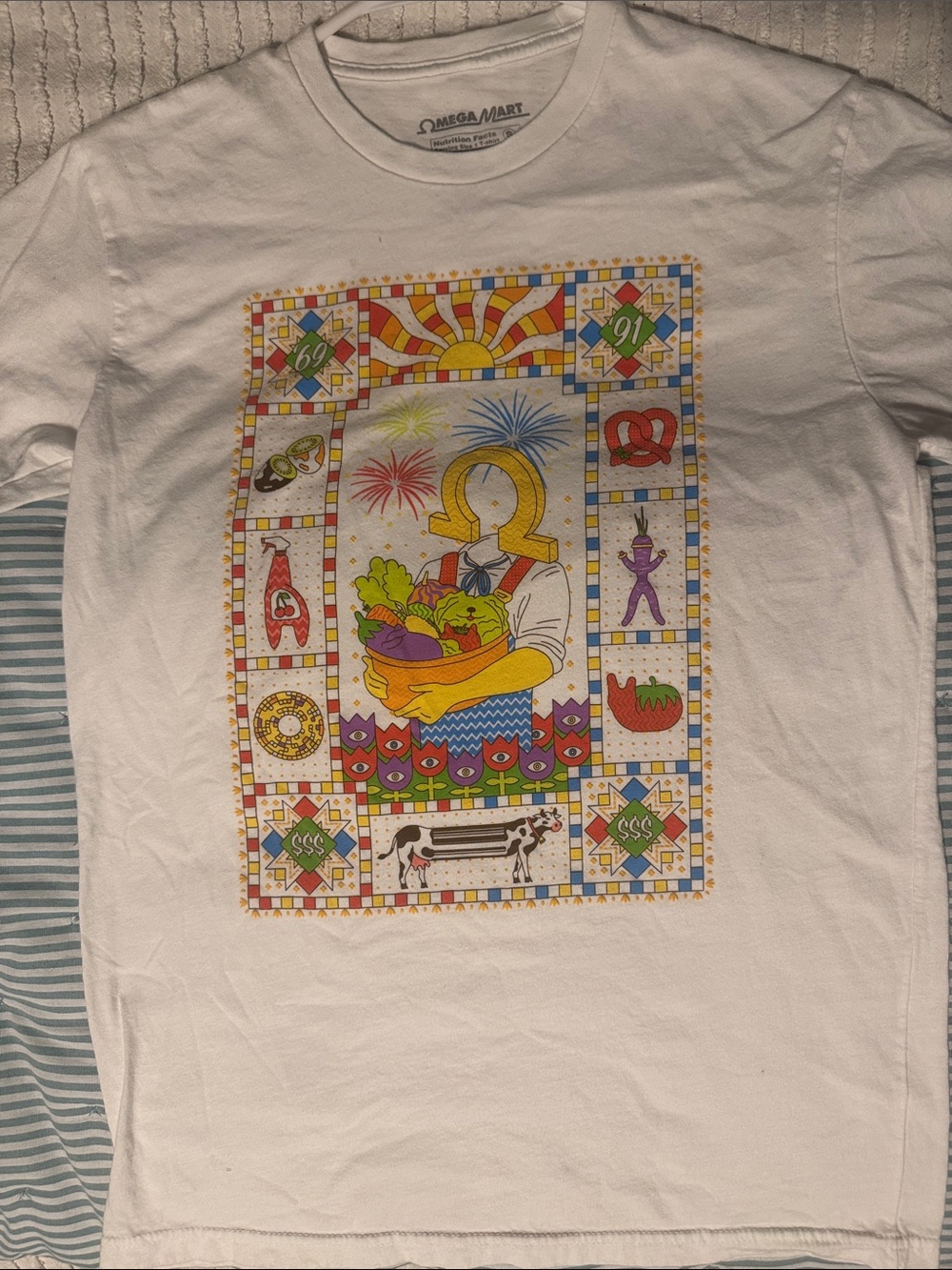Meow Wolf Omega Mart Las Vegas Graphic Quilt T-Shirt Size S